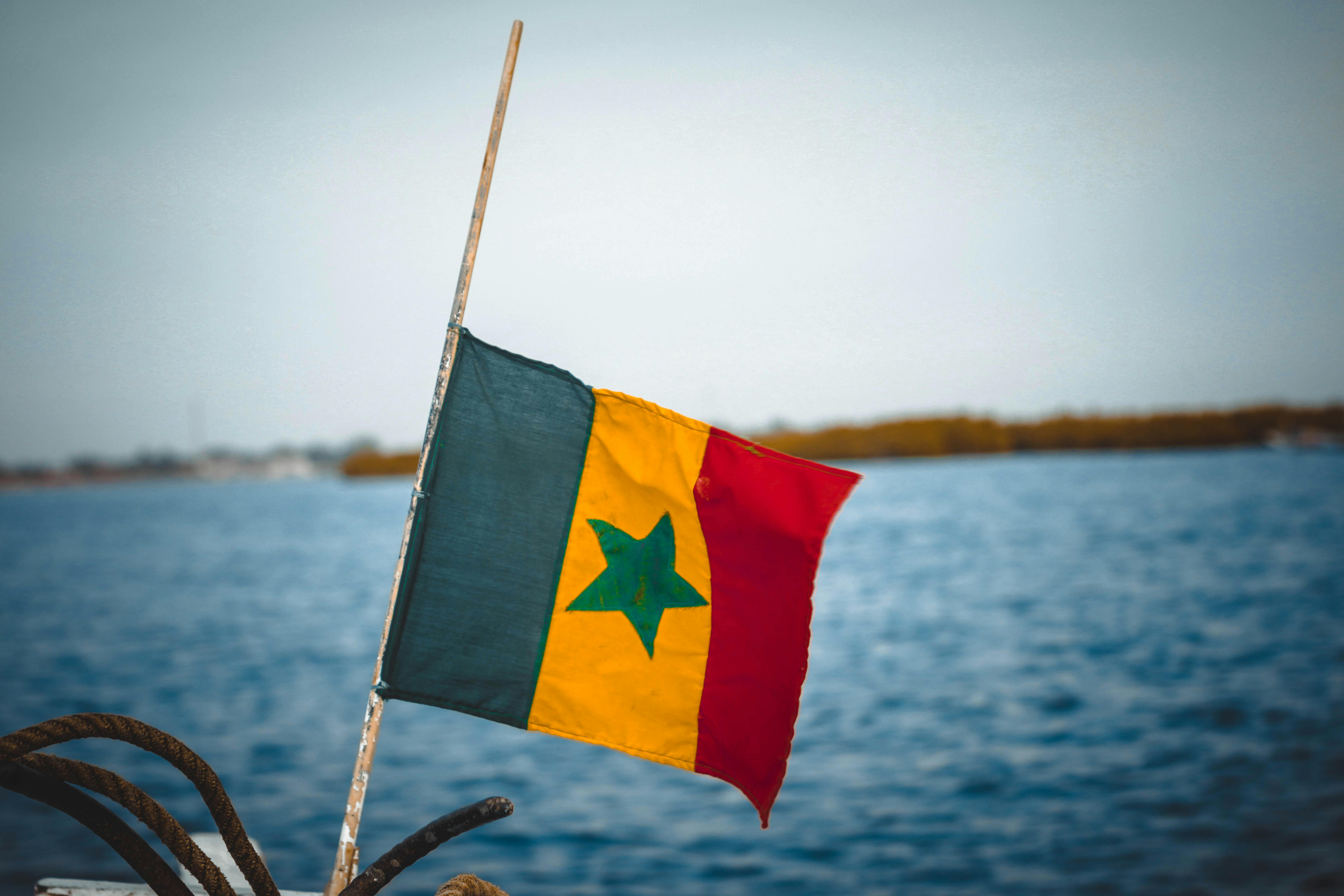 Drapeau du Sénégal sur l'eau